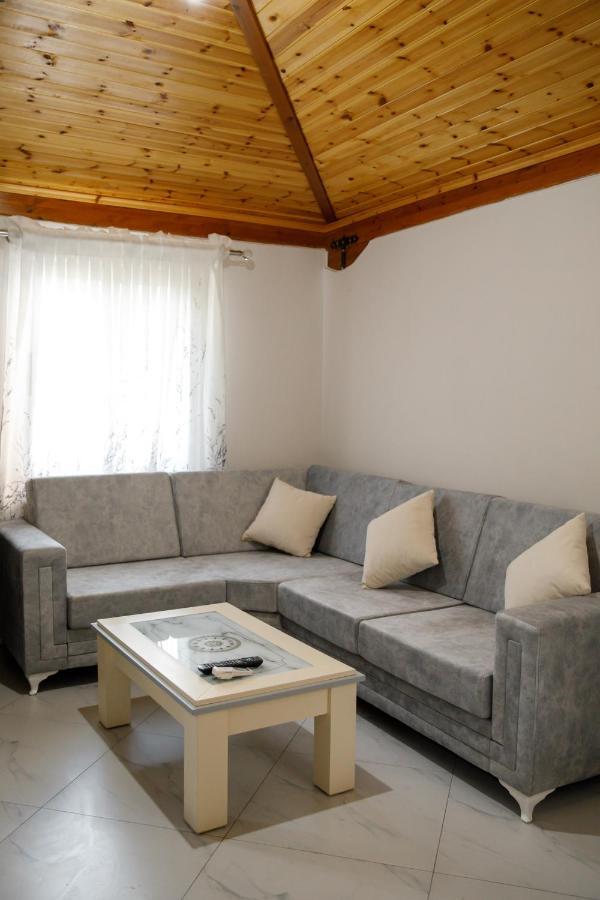 Logli Apartments Gjirokaster Exterior photo